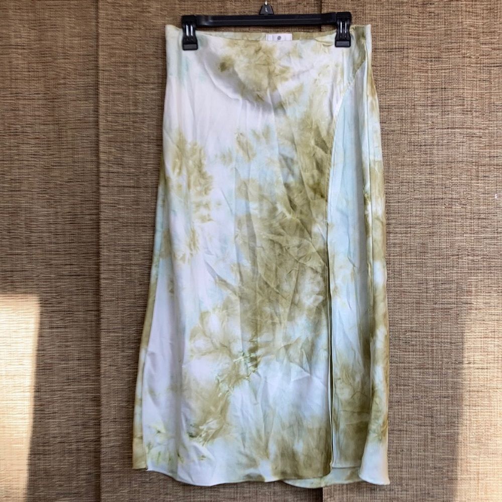 Tie-Dye Midi Skirt in Green and White
